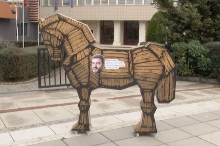 Aksioni simbolik i ORCA-s, reagon Gola