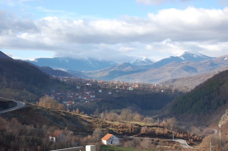 Qytetari qet në shitje pronën në Shtërpcë, fajëson Listën Serbe për presion