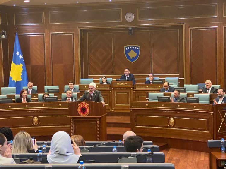 Baca Rifat Jashari në Kuvend: Ju lus të jeni bashkë e të ndahemi njëherë e përgjithmonë nga Serbia