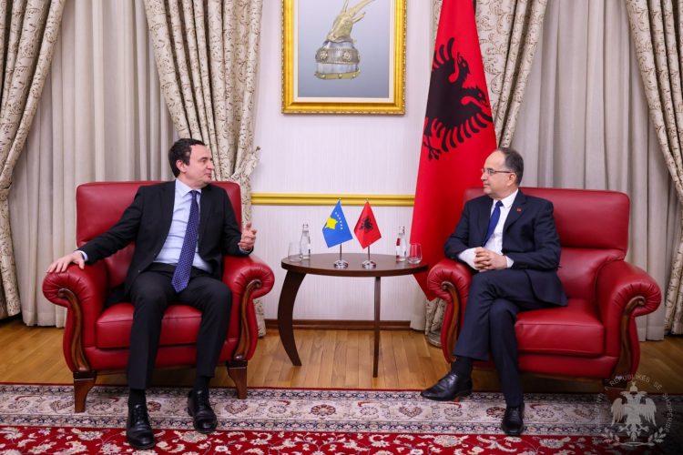 Begaj del me pronocim pas takimit me Kurtin