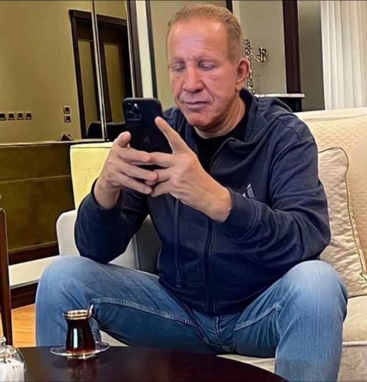 Pacolli e thumbon Kurtin që piu raki në Gllogjan