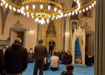 Xhamia e Çarshisë hap dyert për besimtarët! (FOTO)