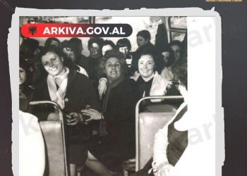 Medaljet që dikur i dhuroheshin për nënat me shumë fëmijë