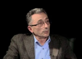 Opozita e Kosovës po nxit serbët kundër Vuçiqit dhe po ia afron Albinit