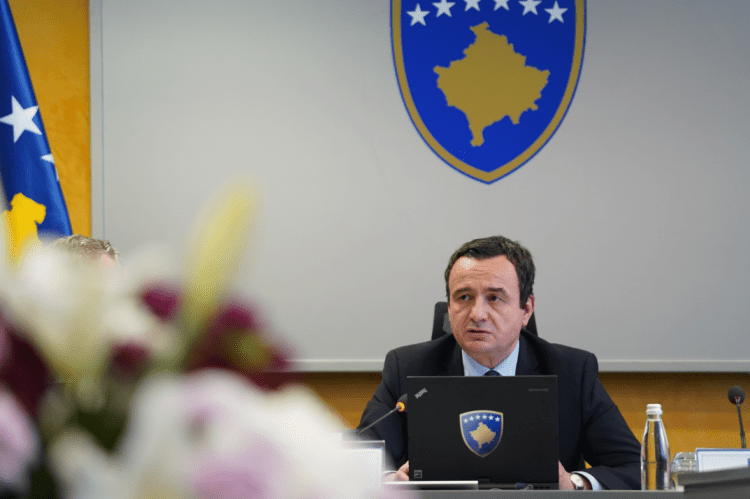 Kurti: Nderojmë e kujtojmë kontributin e grave në luftën çlirimtare dhe përgjatë gjithë historisë