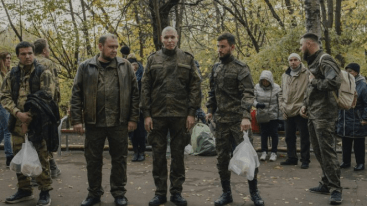 Gati 10 mijë ushtarë rusë u dorëzuan përmes linjës telefonike “Dua të jetoj”