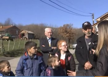 Fëmijët ndalen nga shkolla për shkak të transportit, kryetari i Gjakovës: S’është problem i pazgjidhshëm