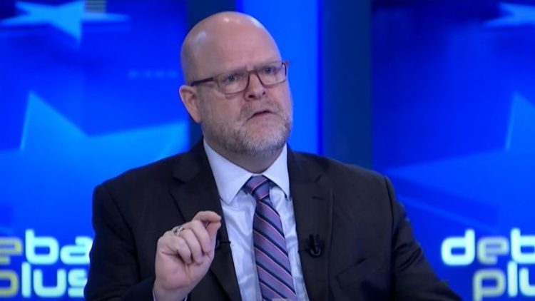 Ambasadori amerikan tregon çka përfiton Kosova nga plani evropian