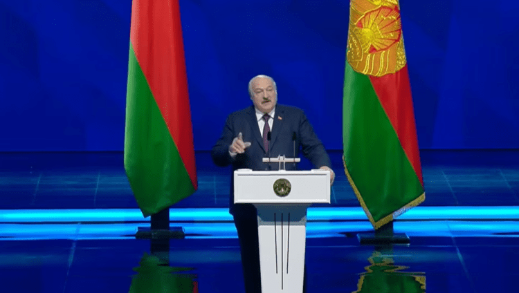 Lukashenko mbron vendosjen e armëve bërthamore taktike ruse në Bjellorusi