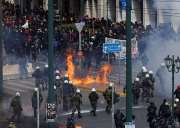 Protesta të dhunshme në Greqi