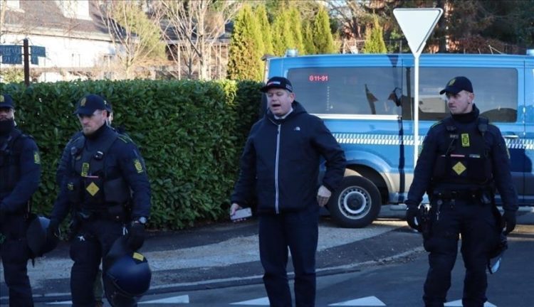 Politikanit danez Rasmus Paludan i mohohet hyrja në Britani për shkak të djegies së Kuranit