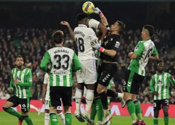 Reali  gabon prapë, kësaj herë në Sevilla, ngec në luftë për titull