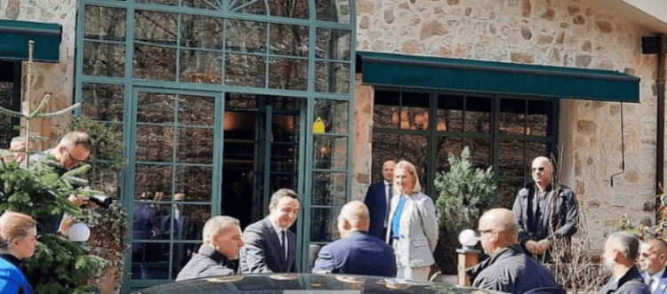 Dendias e Kurti në drekë pune (FOTO)