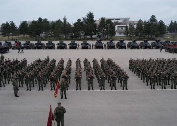 Pamje të Ushtrisë së Kosovës në 25 vjetorin e Epopesë së UÇK-së