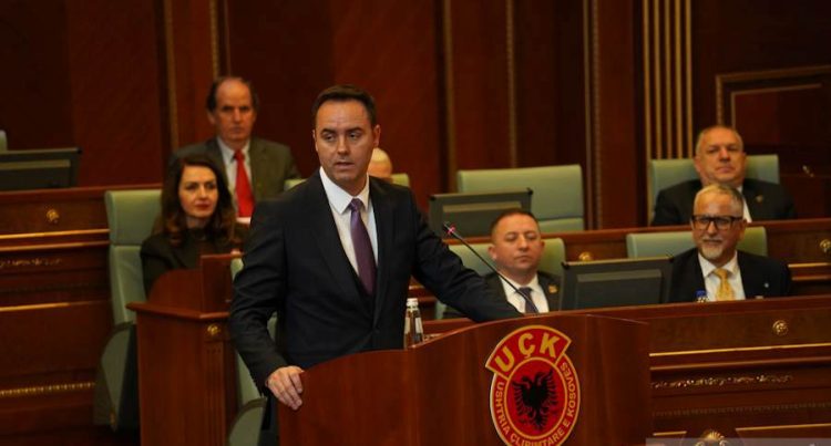 Konjufca për Rifat Jasharin: Definicion i heroit të gjallë