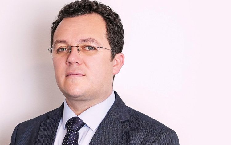 Arianit Jakupi rikthehet në krye të Odës së Farmacistëve