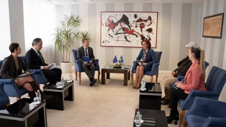 Szunyog dhe Rexhepi flasin për mbrojtjen e të drejtave të komuniteteve joshumicë