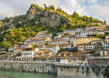 “Time” sugjeron Beratin/ Revista amerikane fton turistët të vizitojnë qytetin historik