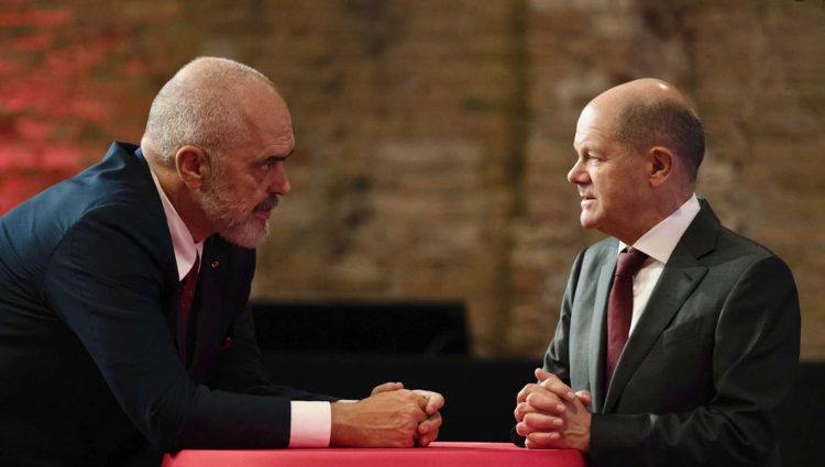 Rama takon kancelarin Scholz në Berlin