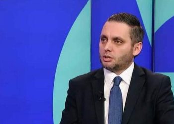 Në mungesë të debatit parlamentar