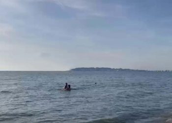 Ngrohet koha, nis plazhi në Durrës