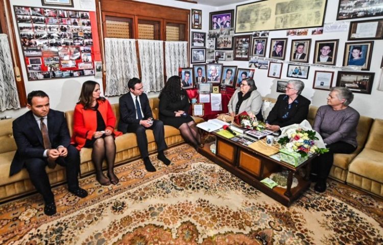 Osmani: Nëna Ferdonije, shembull i qëndresës në momentet e vështira