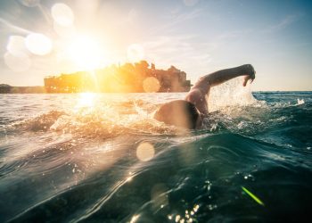 Arsyet pse duhet të pini ujë deti?