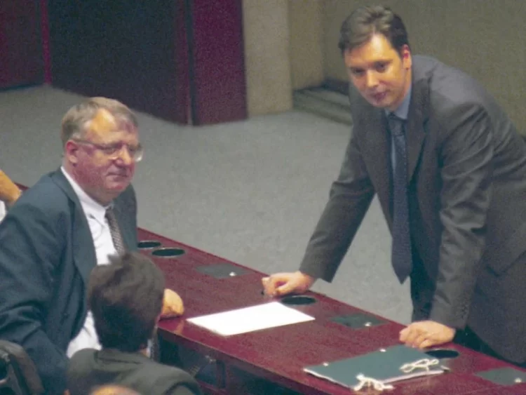 Vuçiq i çalë në tentinin e tij për të qenë për qenë metaforik: ‘Në Ohër pres të më ftojnë në dasmë kur nusja e dhëndër nuk duken askund