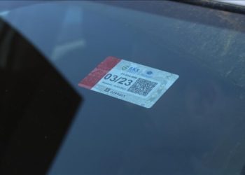 Nga sot asnjë veturë s’duhet të jetë pa stikerë