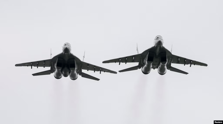 Gjermania lejon Poloninë t’ia dërgojë Ukrainës avionët e vjetër luftarakë