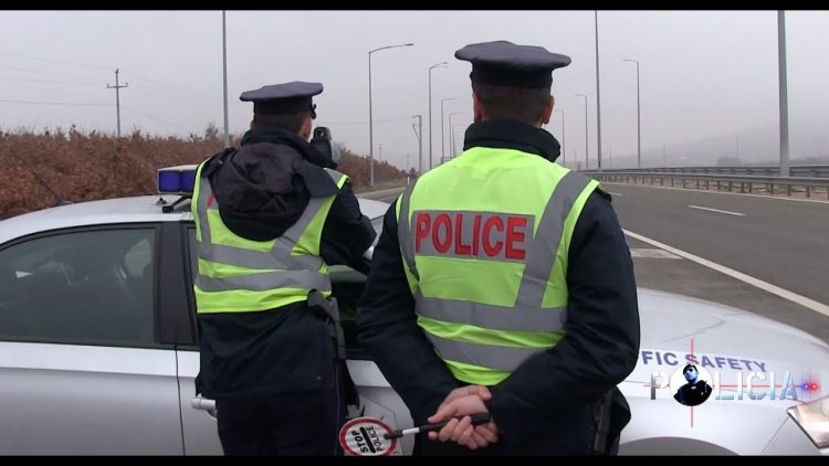 Policia parandalon garat e shpejtësisë në autostradën “Ibrahim Rugova”