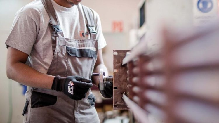 Afër 100 mijë të rinj në Kosovë, as në shkollë, as në trajnim e as në punë