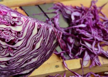 Përfitimet shëndetësore nga lakra e kuqe