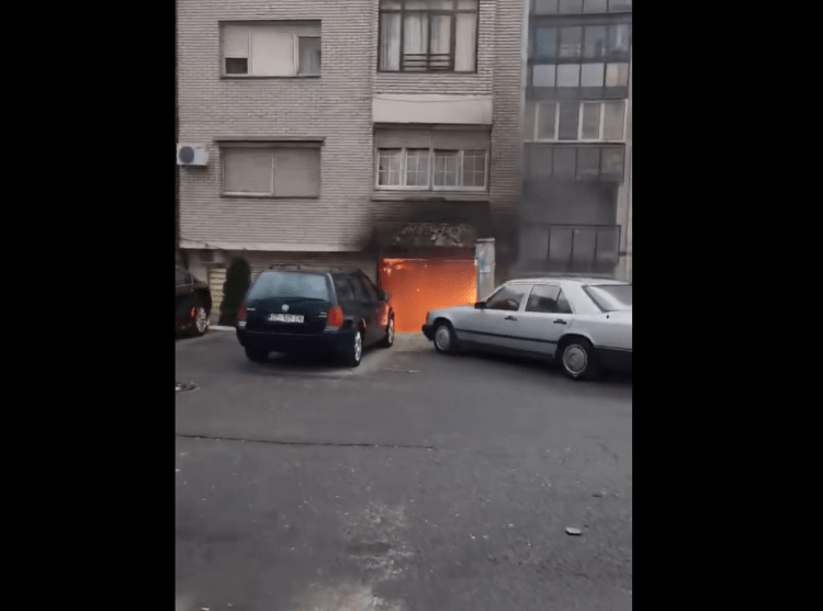 Përfshihet nga flakët një ndërtesë në Ulpianë, policia jep detaje