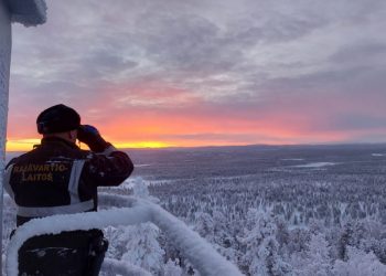 Pas hyrjes së Finlandës në NATO, Rusia po forcon mbrojtjen kufitare me këtë vend