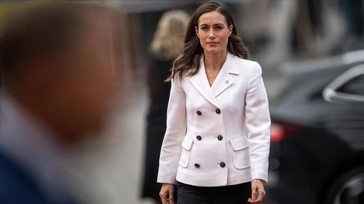 Kryeministrja finlandeze Sanna Marin paraqet dorëheqjen e qeverisë së saj