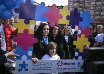 Osmani për Ditën Botërore të Autizmit: Mundësi për t’i sfiduar stereotipat dhe stigmat