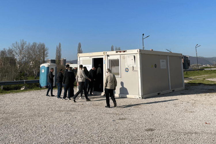 Vetëm tre votues tek lagjja “Trerrokaqiejt”, afër urës së Ibrit