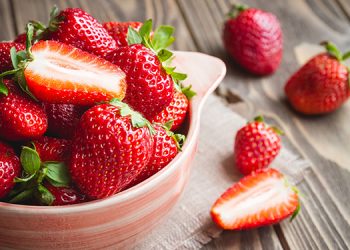 7 arsye pse duhet të hani më shumë luleshtrydhe