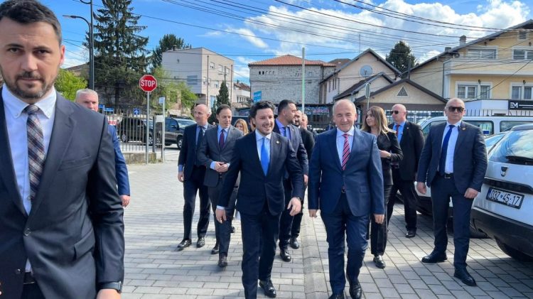 Abazoviq arrin në Pejë: Kohë e mirë për shëtitje në qytet