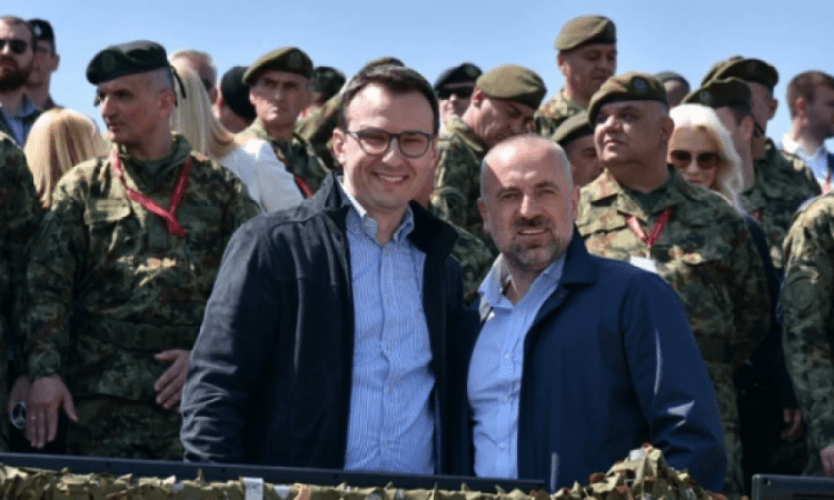 Radoiçiq tenton të flasë nga Serbia si boss i Veriut – ja çfarë thotë