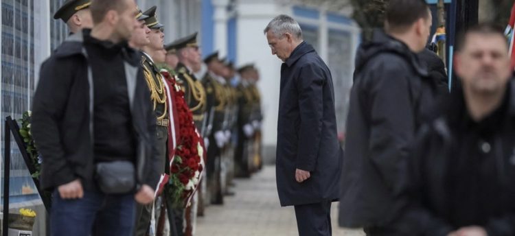 Shefi i NATO-s viziton papritur Kievin