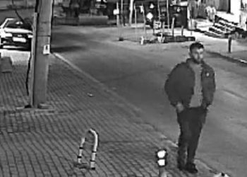 Policia ia publikoi foton, arrestohet personi që kërkohej për sulm seksual