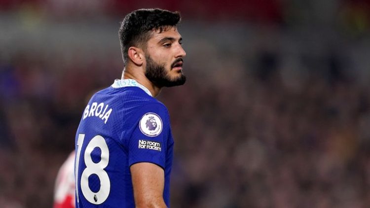 Broja lumturon tifozët, “legjionari” i Chelsea fillon stërvitjen individuale