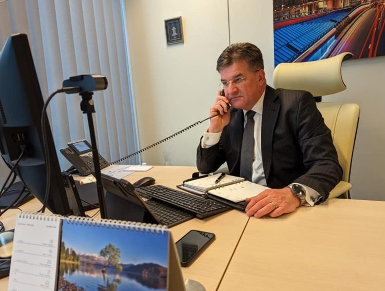 Lajçak shprehet i brengosur me zhvillimet në Veri, u bën thirrje Kosovës e Serbisë të fokusohen në normalizim