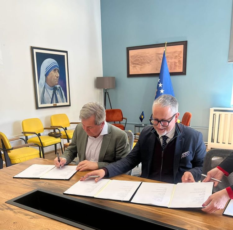 Nënshkruhet marrëveshje bashkëpunimi për onkologjinë e fëmijëve