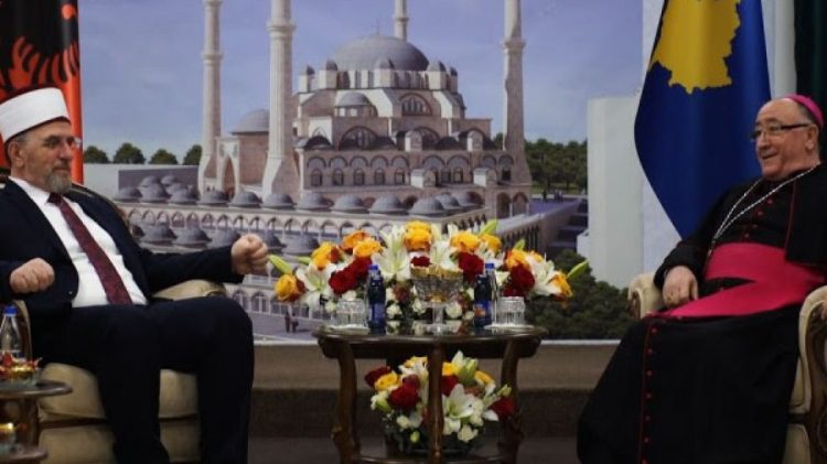 Ipeshkvi Dodë Gjergji uron qytetarët myslimanë: Të jetojmë në mirëkuptim