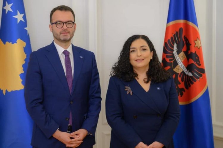 Shefi i kabinetit të Presidentes Osmani reagon pas deklaratave të Vuçiqit