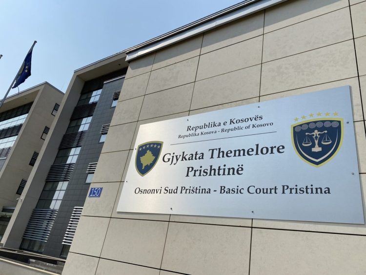 Një muaj paraburgim për serbin e dyshuar për djegie të veturave dhe sulm ndaj policisë në veri