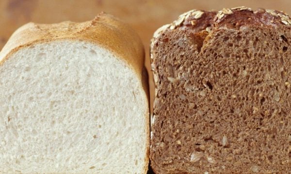 Cila është më e shëndetshme, buka e bardhë apo e zezë?